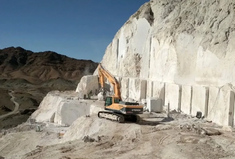 کشور را معادن نمیسازند؛ مدیران میسازند