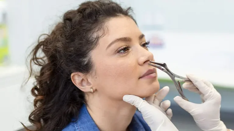 جراحی بینی طبیعی؛ چگونه به فرم متناسب و طبیعی بینی برسیم؟