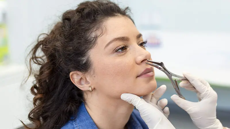 جراحی بینی طبیعی؛ چگونه به فرم متناسب و طبیعی بینی برسیم؟
