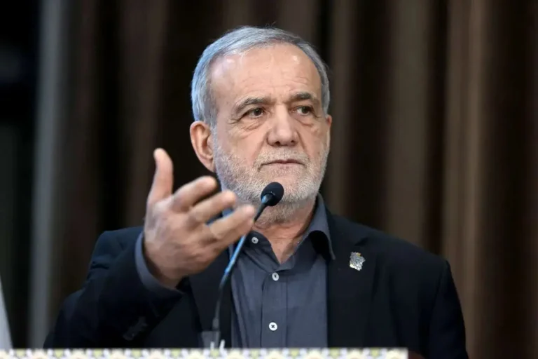 پزشکیان: برای خروج کشور از بحران، دانشگاهیان راهکار بدهند
